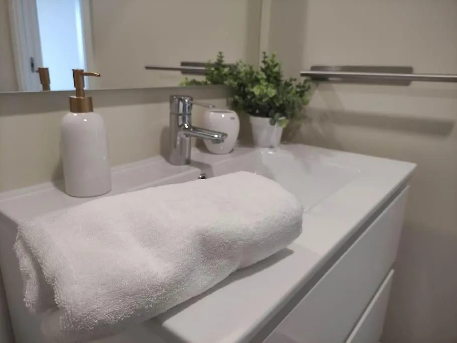 Nuevo, Disfruta Del Silencio, Familias Con Ninos, Aire Acondicionado, 2 Banos, Wifi, Terraza, Playa, Toallas Y Sombrillas Apartment