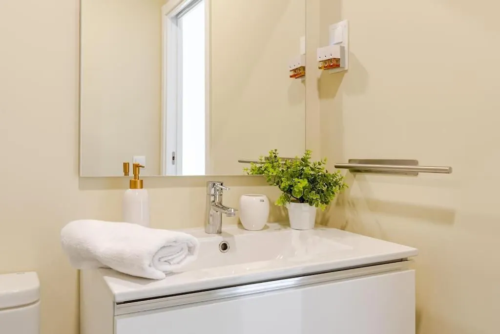 Nuevo, Disfruta Del Silencio, Familias Con Ninos, Aire Acondicionado, 2 Banos, Wifi, Terraza, Playa, Toallas Y Sombrillas Spain