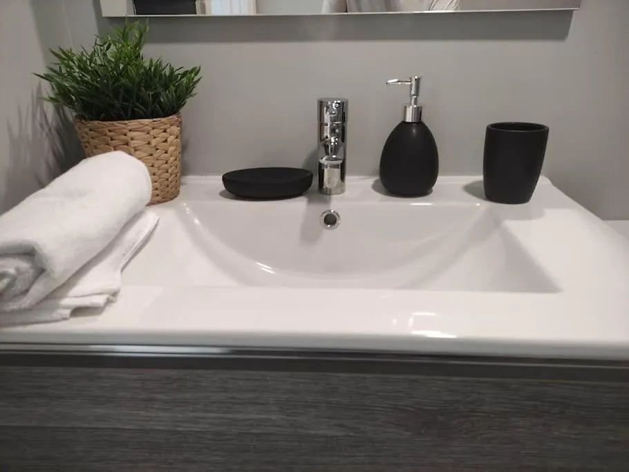 Apartment Nuevo, Disfruta Del Silencio, Familias Con Ninos, Aire Acondicionado, 2 Banos, Wifi, Terraza, Playa, Toallas Y Sombrillas