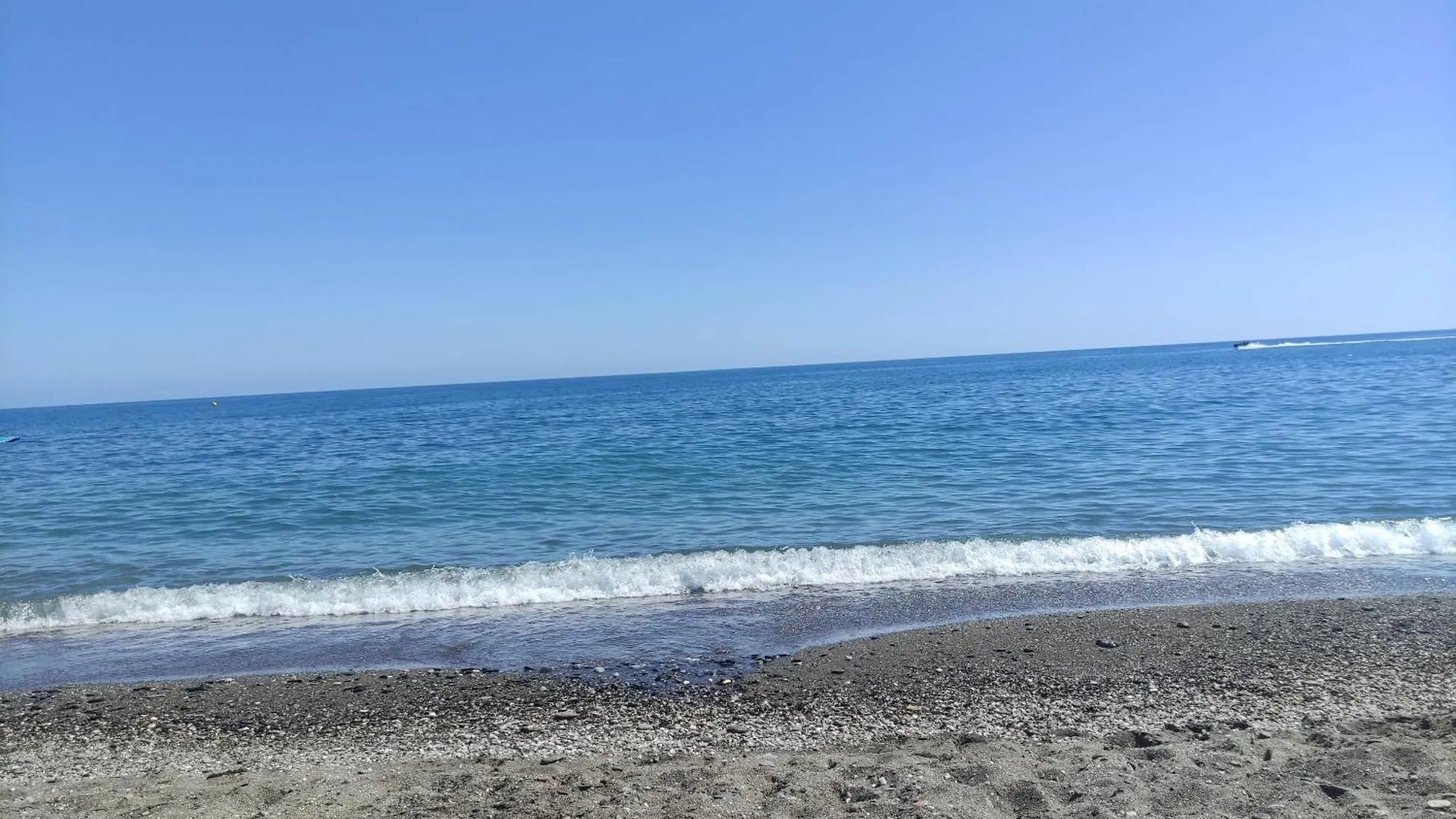 Apartment Nuevo, Disfruta Del Silencio, Familias Con Ninos, Aire Acondicionado, 2 Banos, Wifi, Terraza, Playa, Toallas Y Sombrillas